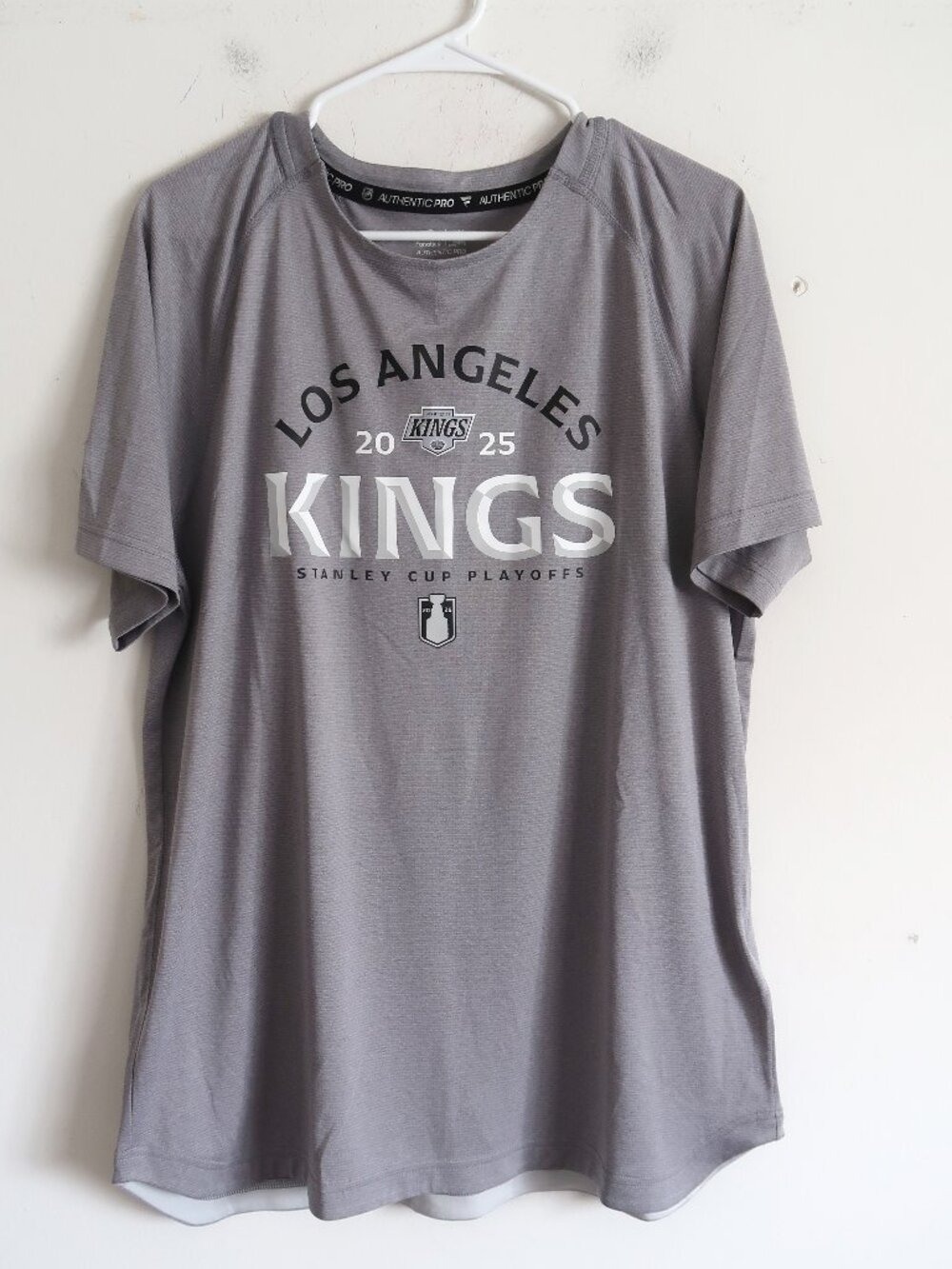 Fanatics 2025 LA Kings Stanley Cup Playoffs Shirt - Size Large